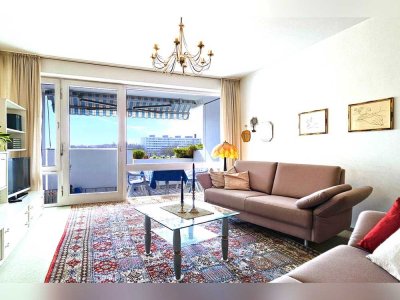 Sofort frei: Großzügige, helle 4-Zimmer-Wohnung nahe dem Westpark mit großem Balkon und Alpenblick