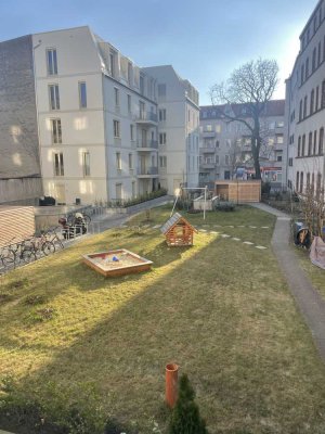 Helle 3-Zimmer Neubau Wohnung mit Einbauküche und Balkon