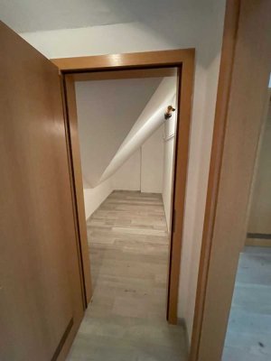 Geschmackvolle, modernisierte 1-Raum-DG-Wohnung in Treuchtlingen