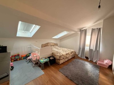 Helle Dachgeschosswohnung im Altbau