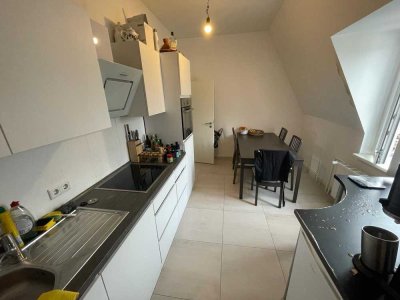 myHome-Immobilien / Tolles Zimmer in 3er-WG + großer Wohnküche, tolles Bad in beliebten Bornheim