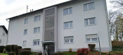 Schöne und modernisierte 2-Raum-Wohnung mit Balkon und Einbauküche in Kusel