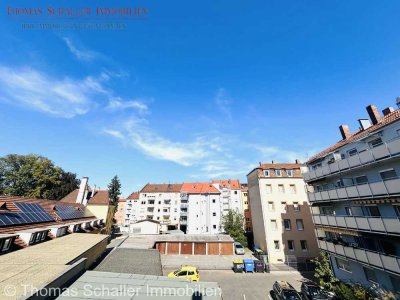 Frei verfügbare 3-Zimmer-Wohnung mit Balkon, Stellplatz und Garage in Nürnberg