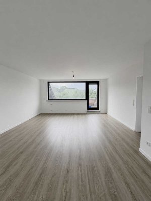 Erstbezug nach Kernsanierung in TOP-Lage: 2-Zimmer-DG Wohnung mit toller Loggia und Tiefgarage