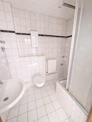 Flingern: Frisch sanierte 3-Zimmer-Wohnung mit Balkon