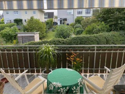 Grosszügige Drei-Zimmer-Wohnung mit Südwestbalkon in kleiner Wohneinheit