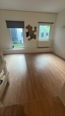 Helle 1-Zimmer-Studentenwohnung in Top-Lage, nur wenige Schritte vom Rhein-Center Köln! [VAC-18761]