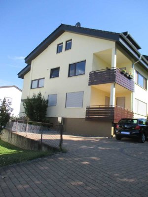 Neu renovierte 2-Zimmer-Wohnung mit Einbauküche & Terrasse in Toplage – Nähe Wildpark & Hochschule