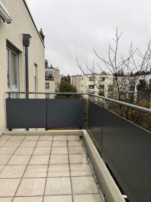 Frankfurt-Sachsenhausen! Stilvolle 2-Zimmer-Wohnung mit Südwestbalkon!