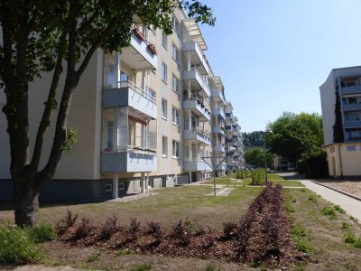 Spielplatz vor der Tür, Schule ums Eck