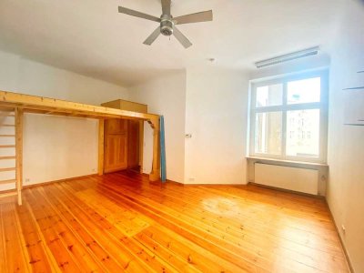 Ruhige Studio Altbauwohnung nahe Innsbrucker Platz - bezugsfrei