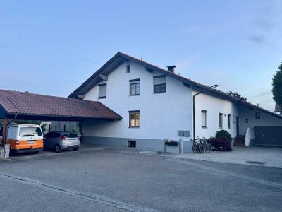 Großzügige 5-Zimmer-Dachgeschosswohnung mit großem Balkon und Carpot in Essenbach-Oberahrain