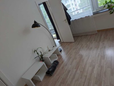 Geschmackvolle 1-Raum-Wohnung mit Balkon und Einbauküche in Köln Neuehrenfeld