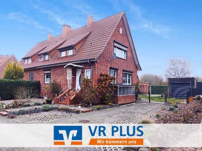 Modernisierte Doppelhaushälfte mit Garage und Nebengebäude