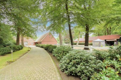 Schönes Landhaus mit tollem Grundstück, ideal als Familienwohnsitz, gewerblich, oder Pferdeparadies
