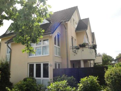 Großzügige 2-Zimmer Erdgeschosswohnung mit PKW-Stellplatz und Terrasse!