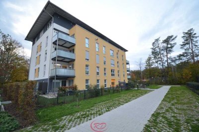 Modern & Barrierefrei: 2-Zimmer-Wohnung mit Balkon und Tiefgarage! ++Decker Immobilien++