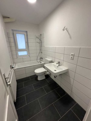 Für Singles oder Paare: 2-Zimmer-Wohnung mit Balkon im Hochparterre