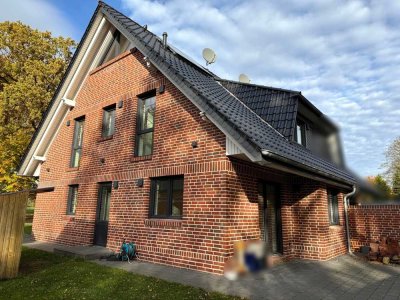 Energieeffizient & stilvoll – moderne Doppelhaushälfte mit sechs Zimmern und Garten in Sauensiek ***