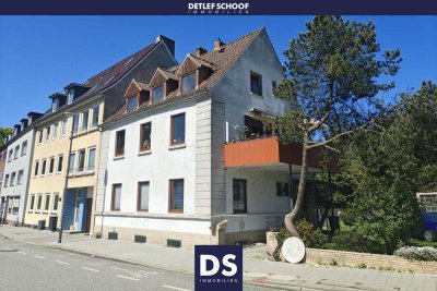 Dreifamiilenhaus zur Selbstnutzung auf großem Grundstück in Kiel-Ellerbek
