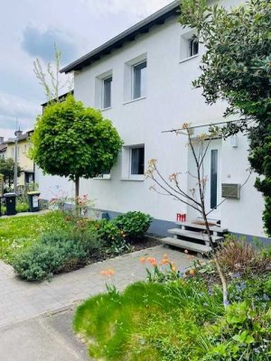 BEZUGSFREI TOP LAGE NÄHE RODENKIRCHEN REIHENECKHAUS 3 ETAGEN MIT TERRASSE GROßER GARTEN ERDWÄRME