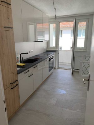 In 5 Minuten zur City und ins Nerotal – Charmante 2-Zimmer-Wohnung mit Ausblick