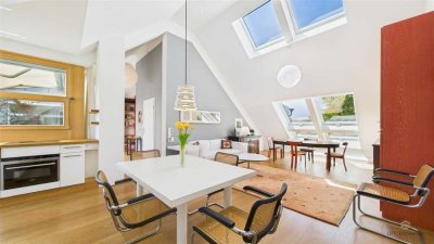 Stilvoll wohnen über den Dächern – vollmöblierte Design-Dachgeschosswohnung mit Dachterrasse und Kli