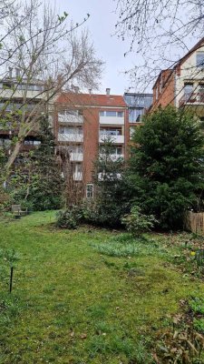 EG-Wohnung mit 12qm Terrasse, Garten und direktem Zugang zur Leine in Innenstadtlage