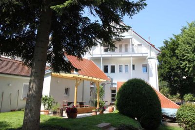 WG-Zimmer zentrale Lage STUTTGART Obertürkheim  incl. WIFI