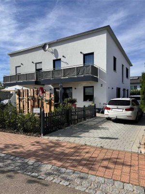 Attraktive Doppelhaushälfte im begehrten Neubaugebiet von Uffenheim