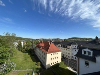 Alles was man braucht, Einbauküche, Platz und weiter Blick über Aue!