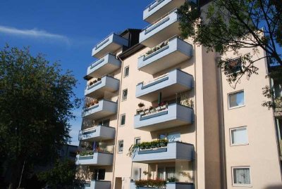Gut geschnittene 2-Zimmerwohnung mit Balkon...!