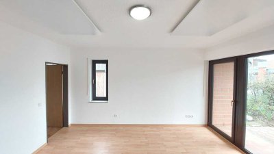 WBS-Wohnberechtigungsschein-erforderlich! Renovierte 2-Raum-EG-Wohnung mit Terrasse zu vermieten!