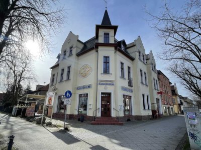 Großzügige Altbauwohnung mit historischem Charme und Balkon in zentraler Lage von Eichwalde