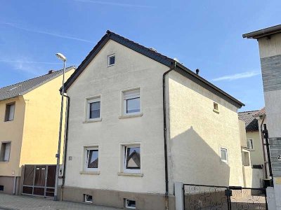 Behagliches Einfamilienhaus in zentraler Lage von Groß-Gerau/Dornheim wartet auf kreative Wohnideen