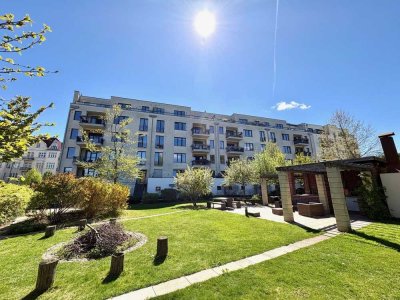 Sehr geräumige, top gepflegte 5-Zi-Wohnung m. Balkon und sehr großem Gemeinschaftsgarten in Pankow
