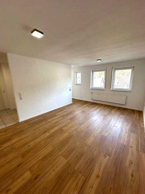 Renovierte 1-Zimmer-Wohnung mit Carport-Stellplatz in Trier