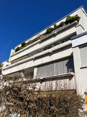 Frisch sanierte Terrassenwohnung in Regensburg-Königswiesen (nähe Park)