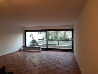 Schöne lichtdurchflutete 4-Raum-Wohnung (108 qm) mit großem Balkon in Bergisch Gladbach Paffrath
