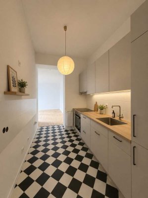 Provisionsfrei! Leerstehende Altbauwohnung mit Terrasse in Flingern-Nord!