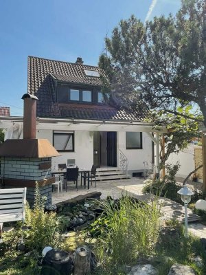 +++ Charmant. Modern. Besonders – Freistehendes Einfamilienhaus mit Gartenparadies +++