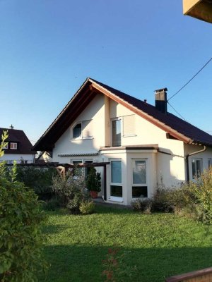 FREI ab 1.7. 2025  VERKAUF Einfamilienhaus (gepflegt) mit Einliegerwohnung Garten + Garage