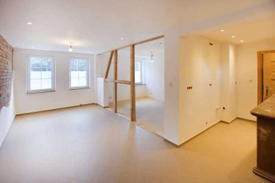 Hausneindorf: Einfamilienhaus mit Garage und pflegeleichtem Grundstück