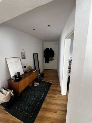Vermietete 2-Zimmer-Dachgeschosswohnung im historischen Altbau – 5% Rendite & keine Provision