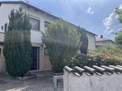 Einfamilienhaus mit großem, sonnigen Garten und Aufstockungspotenzial - frei
