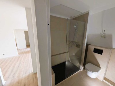 Barrierearme helle 3,5-Zi.-Wohnung (94 m²) mit 2 Balkonen, EBK & Garage