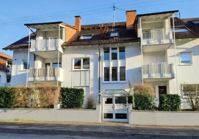 Exklusive 3-Zimmer Wohnung + EMPORE ca. 30qm Grundfläche (nicht in Wohnfläche enthalten)