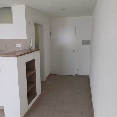 Erstbezug nach Renovierung! 1-Zimmer-DG-Wohnung mit Balkon und Einbauküche in Wendlingen am Neckar