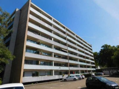 ***Schöne 2-Zimmerwohnung bezugsfertig renoviert mit Vinylboden und 2 Balkone***