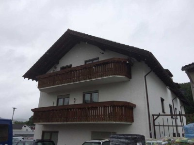 Günstige, vollständig renovierte 3-Zimmer-Wohnung mit Balkon in Haiger